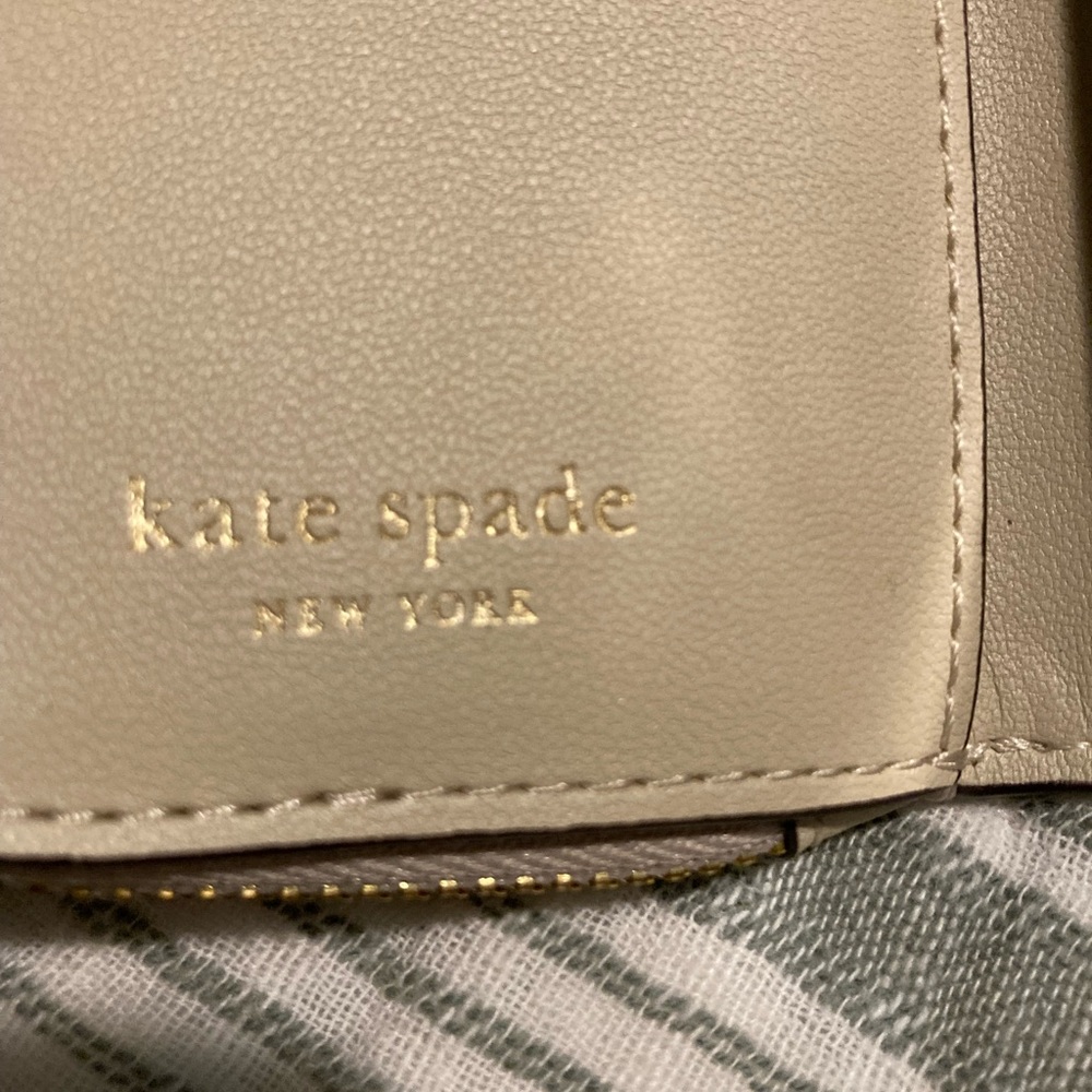 kate spade Beige Floral Print Zip Card Holder with Gold Logo - Picture 4 of 5